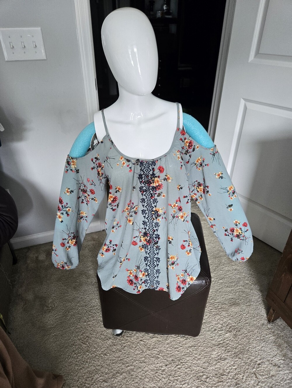 Rewind Cold Shoulder Womens Shirt Large